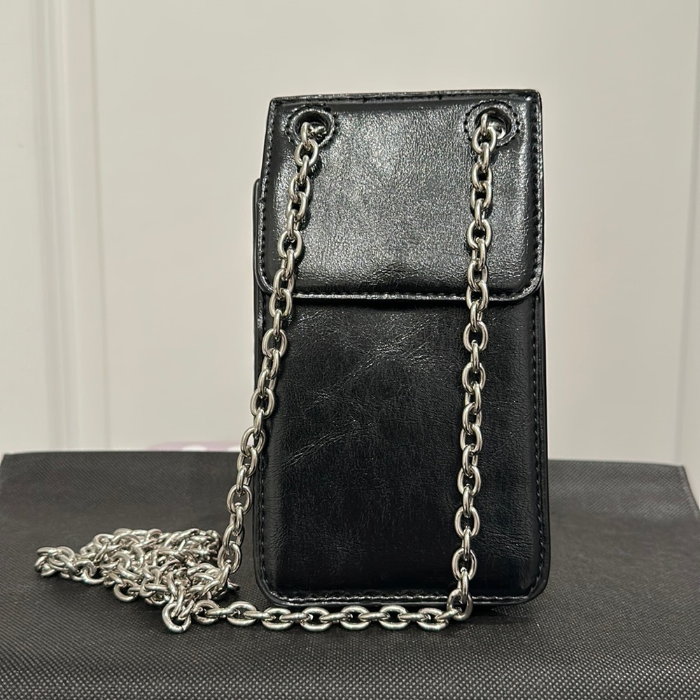 Women’s Cell phone/credit card pocketbook